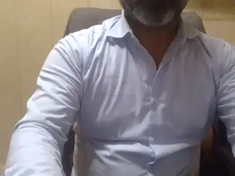 Snapshot of hairymaster95 chatting on February 27, 2025, 7:08 am hairymaster95 online show from February 27, 2025, 7:08 am