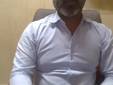 Snapshot of hairymaster95 chatting on February 24, 2025, 9:00 am hairymaster95 online show from February 24, 2025, 9:00 am