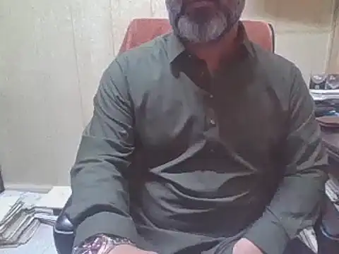 Snapshot of hairymaster95 chatting on September 13, 2025, 4:01 am hairymaster95 online show from September 13, 2025, 4:01 am