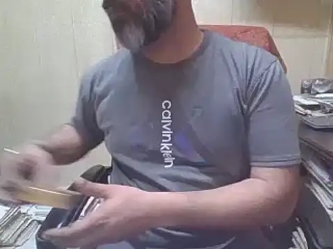 Snapshot of hairymaster95 chatting on September 21, 2025, 6:29 am hairymaster95 online show from September 21, 2025, 6:29 am