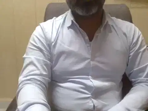 Snapshot of hairymaster95 chatting on February 25, 2025, 11:54 am hairymaster95 online show from February 25, 2025, 11:54 am