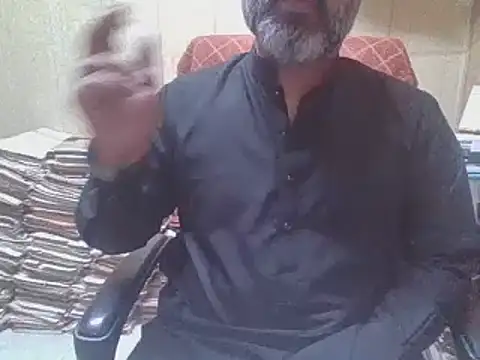 Snapshot of hairymaster95 chatting on October 18, 2025, 5:53 am hairymaster95 online show from October 18, 2025, 5:53 am