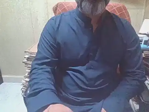 Snapshot of hairymaster95 chatting on October 6, 2025, 3:29 am hairymaster95 online show from October 6, 2025, 3:29 am