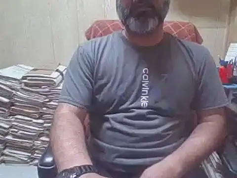 Snapshot of hairymaster95 chatting on October 19, 2025, 6:38 am hairymaster95 online show from October 19, 2025, 6:38 am