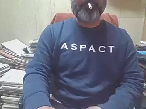 Snapshot of hairymaster95 chatting on November 16, 2025, 7:24 am hairymaster95 online show from November 16, 2025, 7:24 am