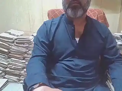 Snapshot of hairymaster95 chatting on October 28, 2025, 4:02 am hairymaster95 online show from October 28, 2025, 4:02 am