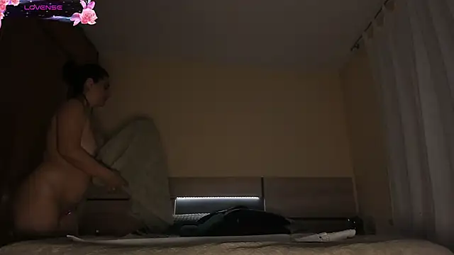 stefany miller77 online show from April 9, 2026, 4:47 am