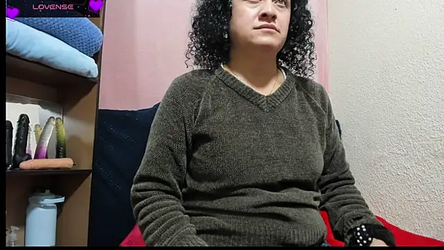 nikool32 online show from March 18, 2025, 1:34 pm