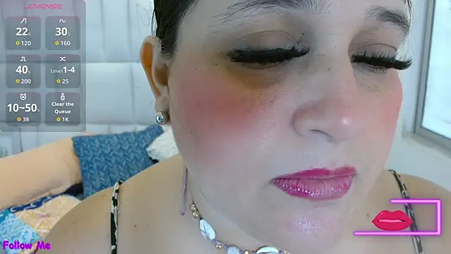 Kerly Doll online show from November 20, 2025, 12:50 pm