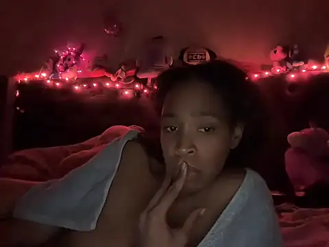 Snapshot of Cum2Charm chatting on October 12, 2025, 2:35 am Cum2Charm online show from October 12, 2025, 2:35 am