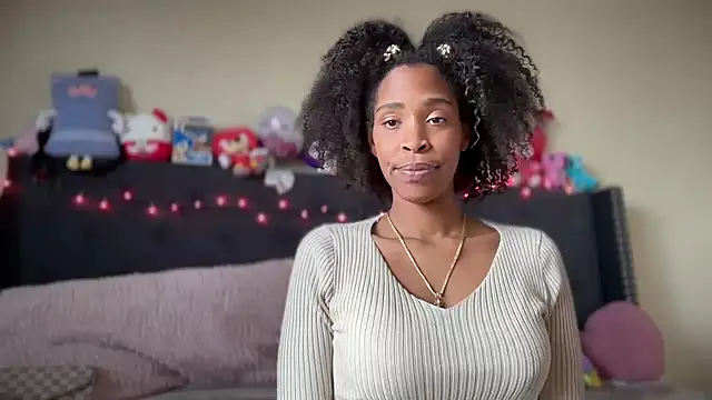 Snapshot of Cum2Charm chatting on December 19, 2025, 6:21 pm Cum2Charm online show from December 19, 2025, 6:21 pm