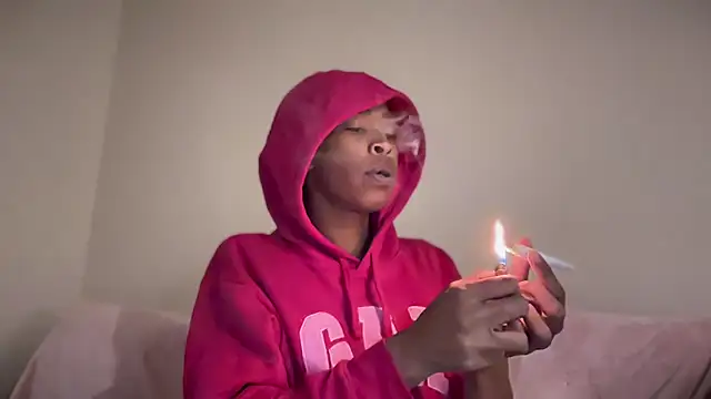 Snapshot of Cum2Charm chatting on November 9, 2025, 2:10 pm Cum2Charm online show from November 9, 2025, 2:10 pm