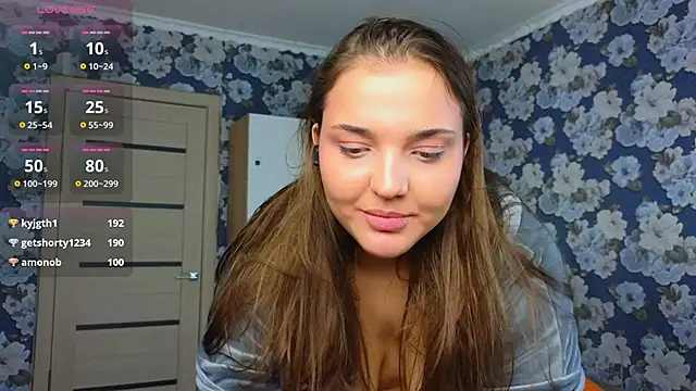  momiji  online show from December 14, 2024, 4:19 pm