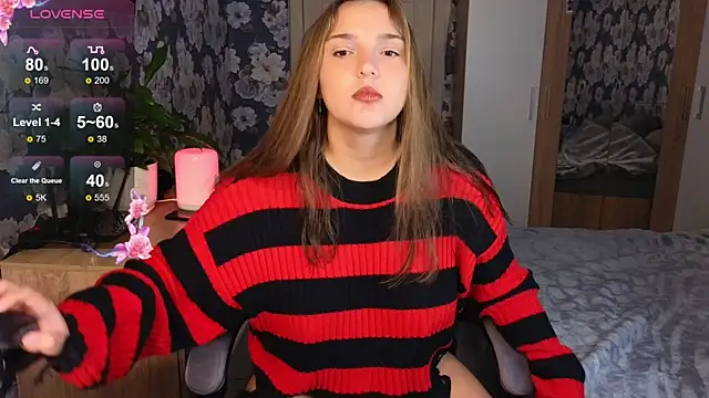  momiji  online show from October 10, 2025, 11:44 am