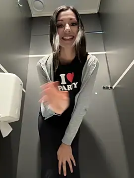  MiaQueen  online show from September 12, 2025, 11:04 pm