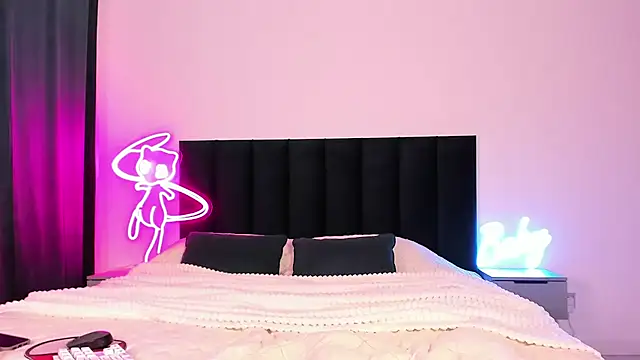 wow lovie online show from March 12, 2025, 8:19 am