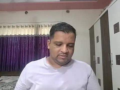 Snapshot of dhruv_love chatting on May 31, 2026, 7:25 am dhruv love online show from May 31, 2026, 7:25 am