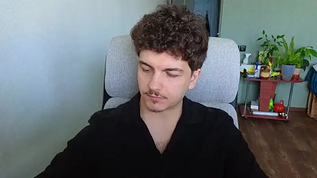 Snapshot of Remy_Miles chatting on May 7, 2026, 6:06 am Remy Miles online show from May 7, 2026, 6:06 am