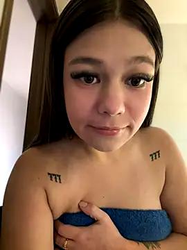 Snapshot of Alyshanon18 chatting on September 24, 2025, 10:38 pm Alyshanon18 online show from September 24, 2025, 10:38 pm