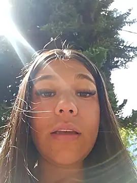 Snapshot of Alyshanon18 chatting on November 30, 2025, 3:35 pm Alyshanon18 online show from November 30, 2025, 3:35 pm