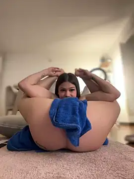 Snapshot of Alyshanon18 chatting on March 8, 2025, 2:55 am Alyshanon18 online show from March 8, 2025, 2:55 am