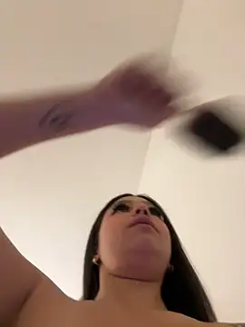 Snapshot of Alyshanon18 chatting on March 2, 2025, 10:45 pm Alyshanon18 online show from March 2, 2025, 10:45 pm