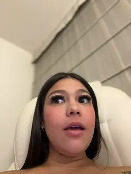 Snapshot of Alyshanon18 chatting on March 20, 2025, 3:13 am Alyshanon18 online show from March 20, 2025, 3:13 am