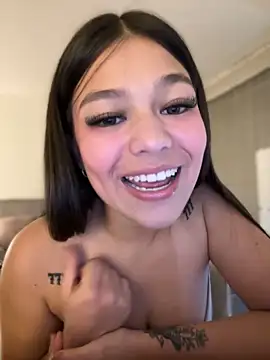 Snapshot of Alyshanon18 chatting on September 10, 2025, 10:09 pm Alyshanon18 online show from September 10, 2025, 10:09 pm