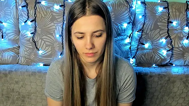 MaggieCake online show from March 2, 2025, 5:44 am