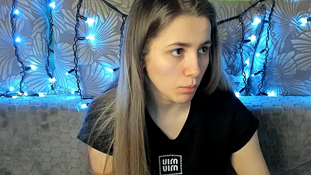 MaggieCake online show from February 24, 2025, 5:22 am