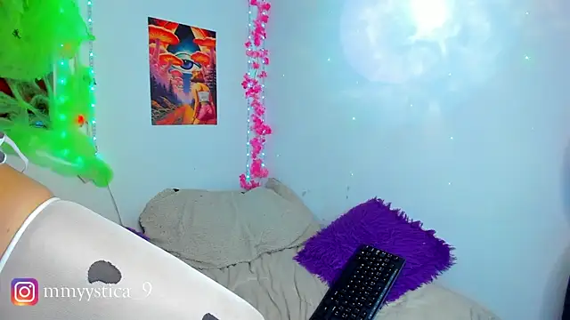 Rainnbow  online show from October 18, 2025, 7:21 am