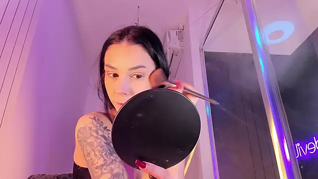 Snapshot of realhotfallingdevil chatting on February 19, 2026, 6:10 am realhotfallingdevil online show from February 19, 2026, 6:10 am