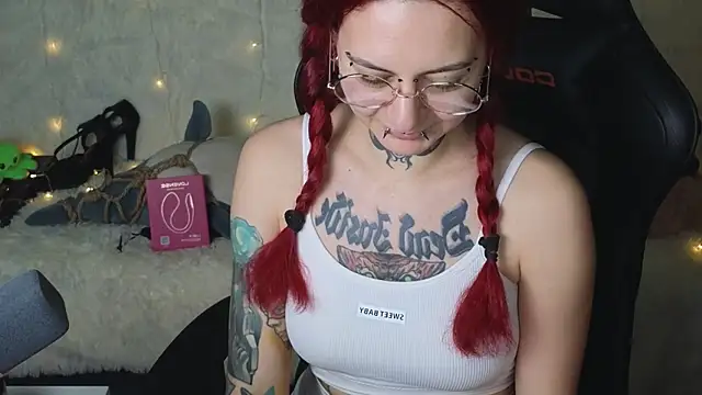 Ginger Stay online show from October 15, 2025, 9:34 pm