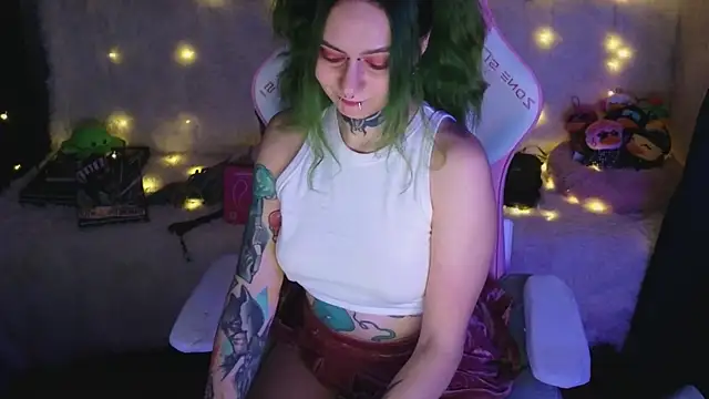 Ginger Stay online show from April 7, 2026, 10:44 pm