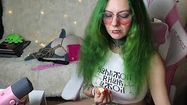 Ginger Stay online show from January 8, 2026, 11:33 pm