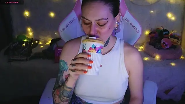 Ginger Stay online show from April 22, 2026, 8:10 am