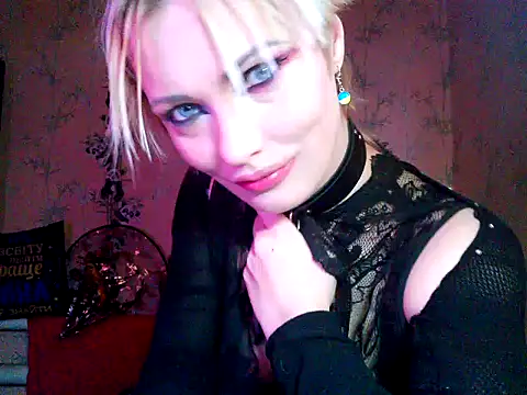 WildMissNiks online show from November 2, 2025, 9:36 am