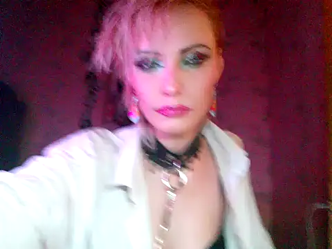 WildMissNiks online show from December 4, 2025, 8:24 am