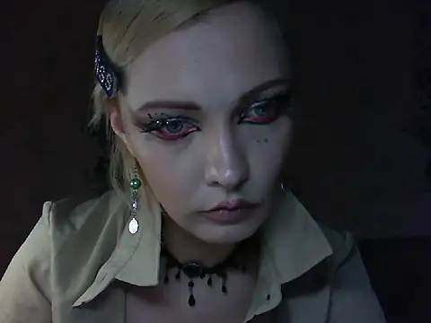 WildMissNiks online show from May 21, 2026, 7:17 am