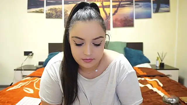 adelline online show from March 18, 2025, 1:13 am