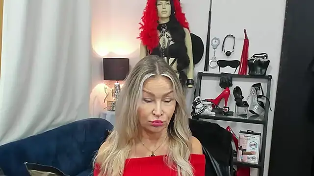 crystaLUX online show from October 27, 2025, 5:52 am