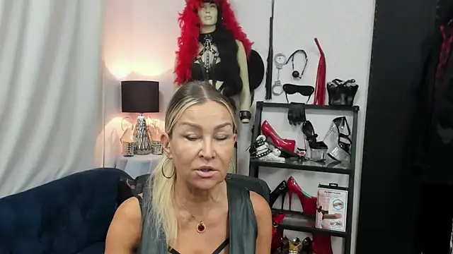 crystaLUX online show from September 9, 2025, 4:22 am