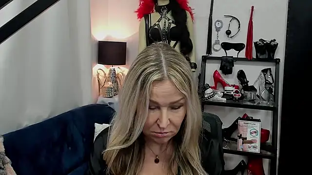 crystaLUX online show from March 17, 2025, 10:06 am