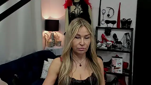 crystaLUX online show from March 13, 2025, 5:54 am