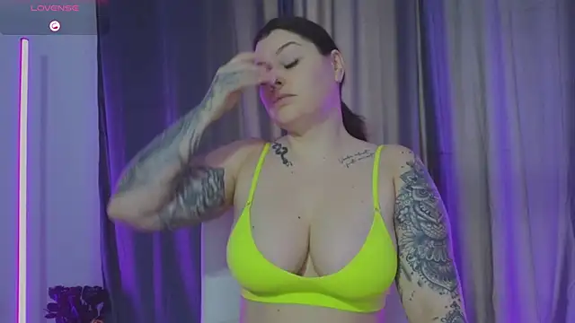 Raven Luna online show from March 11, 2025, 7:24 am