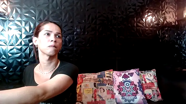 PINK  LOLA1 online show from November 4, 2025, 11:52 pm