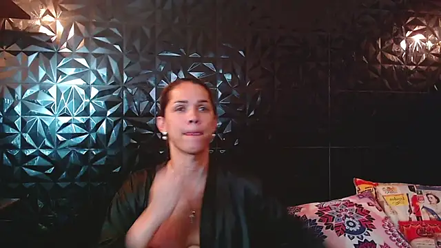Snapshot of PINK__LOLA1 chatting on April 21, 2026, 3:07 pm PINK LOLA1 online show from April 21, 2026, 3:07 pm