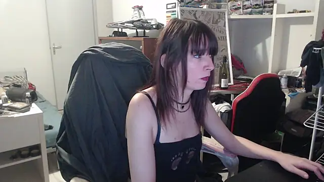 Snapshot of missthon0 chatting on February 8, 2026, 3:43 pm missthon0 online show from February 8, 2026, 3:43 pm