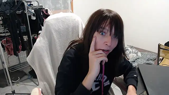 missthon0 online show from September 11, 2025, 1:00 pm