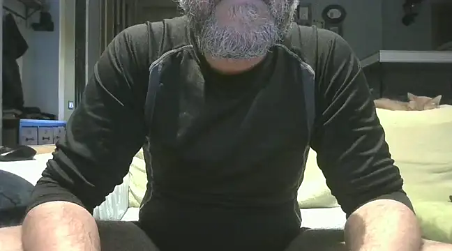 naked bear online show from December 9, 2024, 5:08 pm